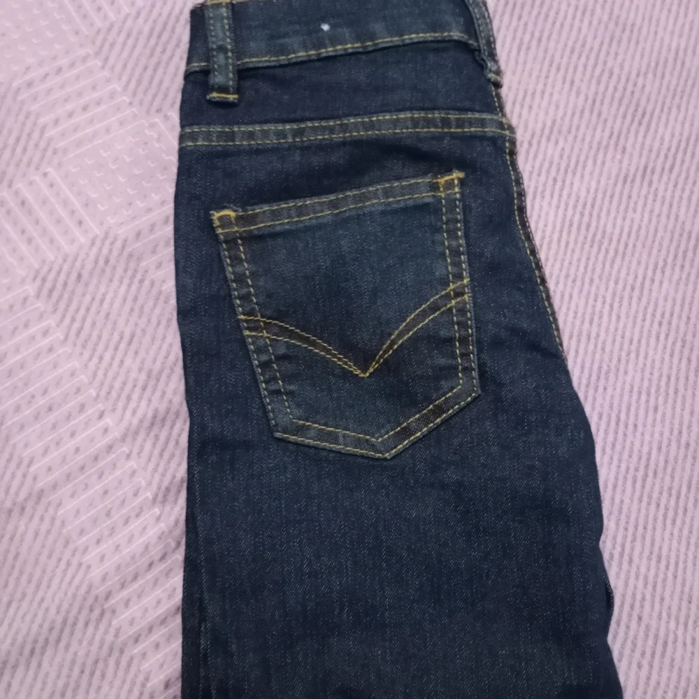 Free shipping Kids Jeans (5 - 6 years) - Picture 3 of 6